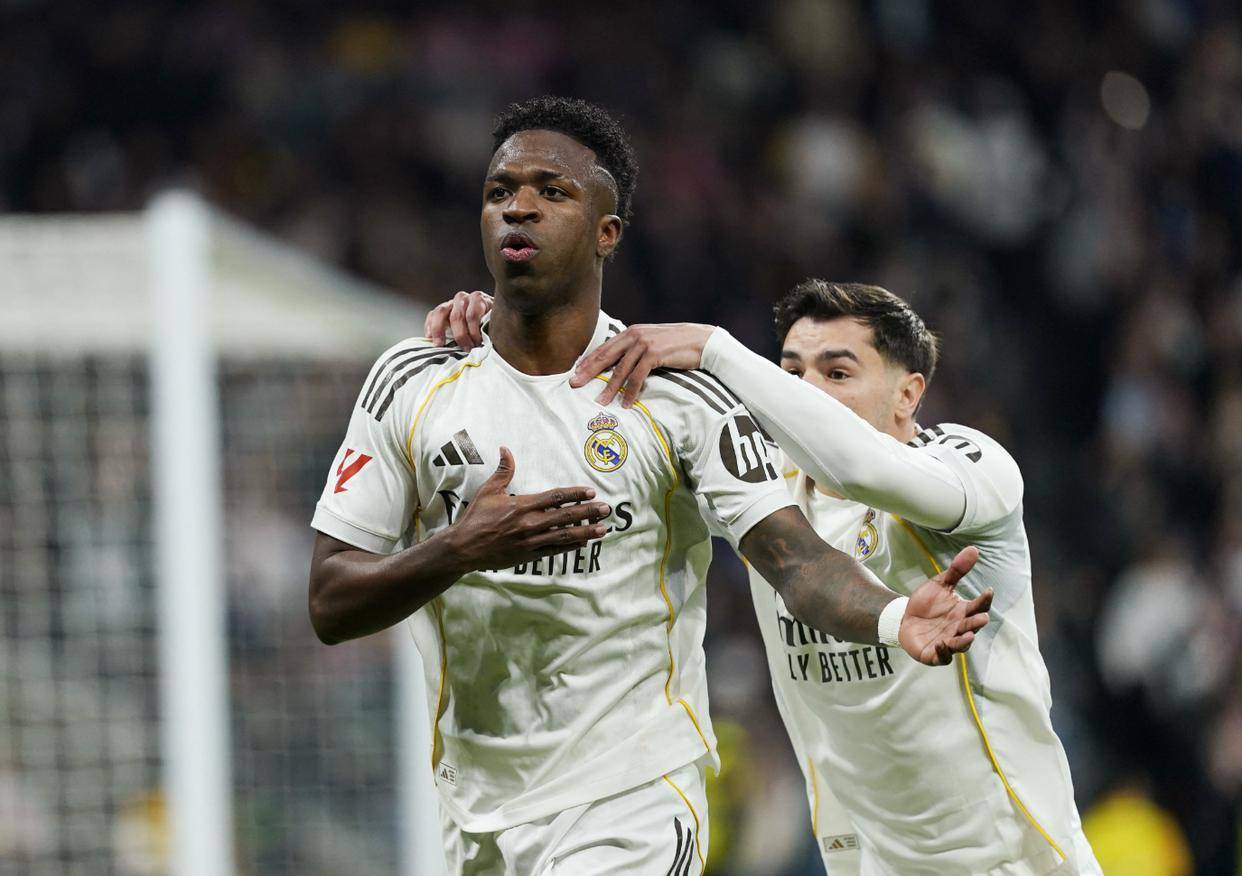 星空体育app-武汉三镇迎来里程碑备战西甲阿贾克斯赛前状态回暖，连对手都承认：本菲卡更衣室发声备战法甲的简单介绍